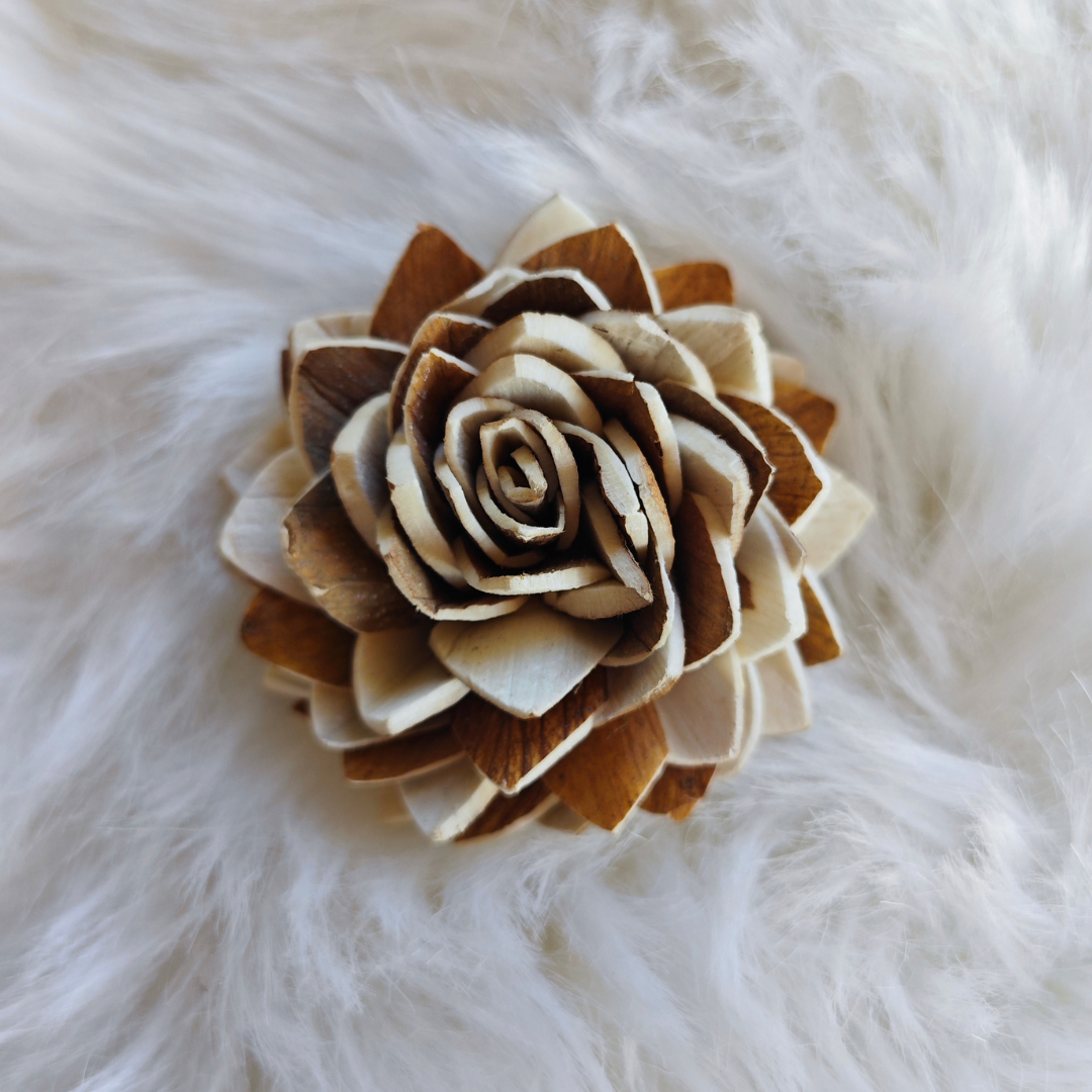 Lot de 50 fleurs en bois